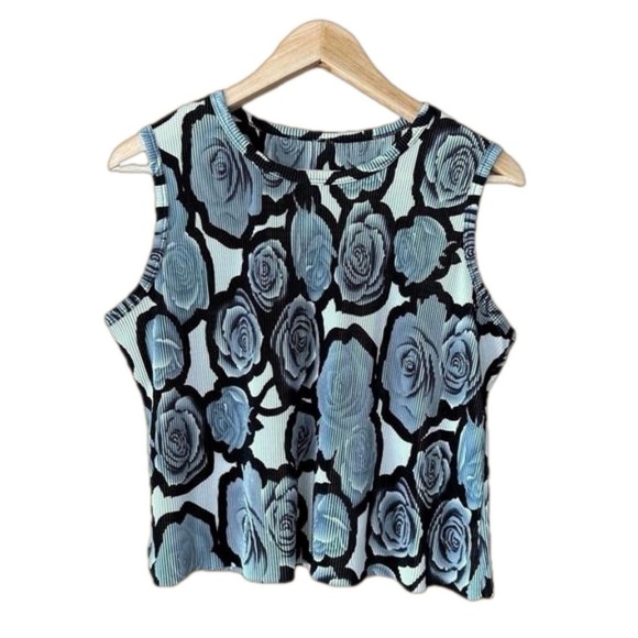 Rose Print Pleated Sleeveless Tank Top in Grey Black and White Dark Florals - Picture 7 of 8